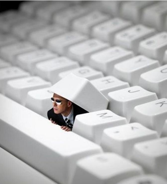 RE:MEDIA: http://remedia2010.org…  Cet évènement, sous titré“quand les artistes retournent les médias”, se constitue autour de propositions artistiques qui questionnent notre «société de l’information».